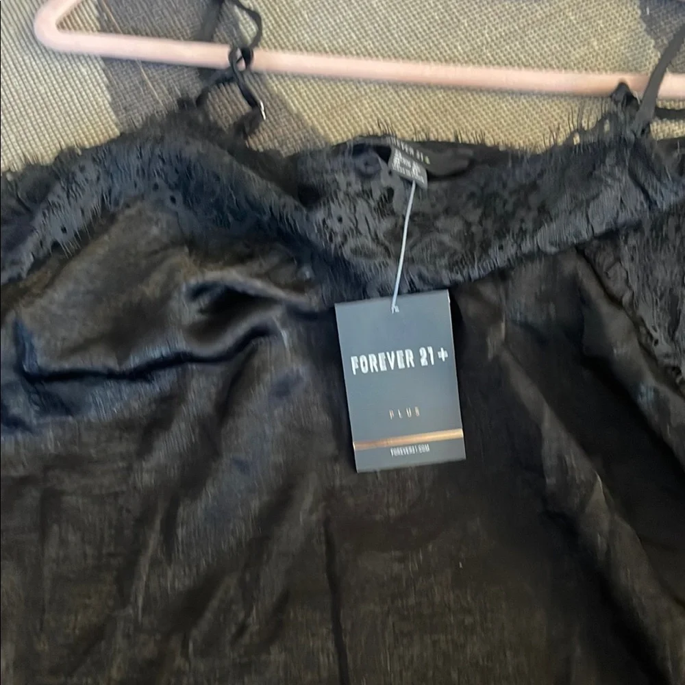Forever 21 Black Satin Lace Cami - Picture 2 of 13